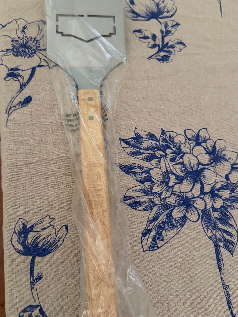 Lowes Spatula with Natural Wood Handle